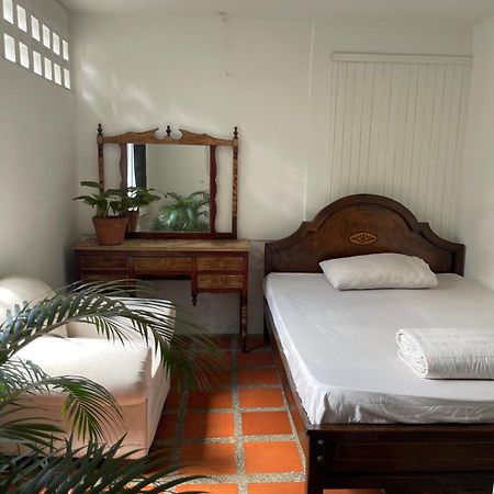 Hostal Casa Las Tias เมเดยิน ภายนอก รูปภาพ