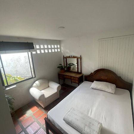 Hostal Casa Las Tias เมเดยิน ภายนอก รูปภาพ