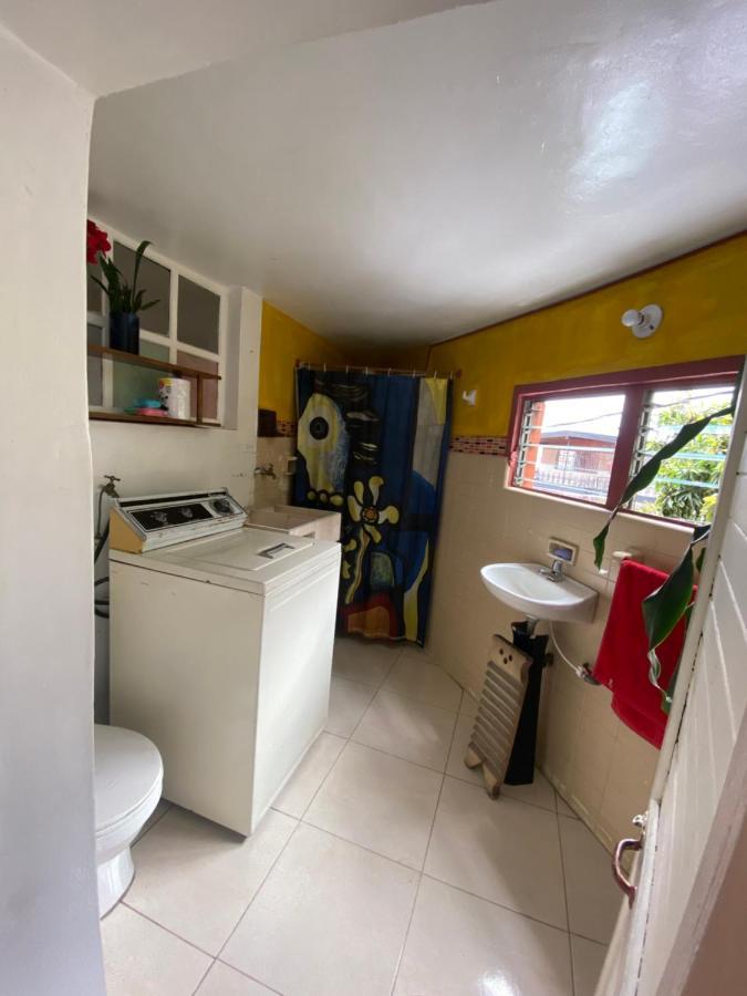 Hostal Casa Las Tias เมเดยิน ภายนอก รูปภาพ