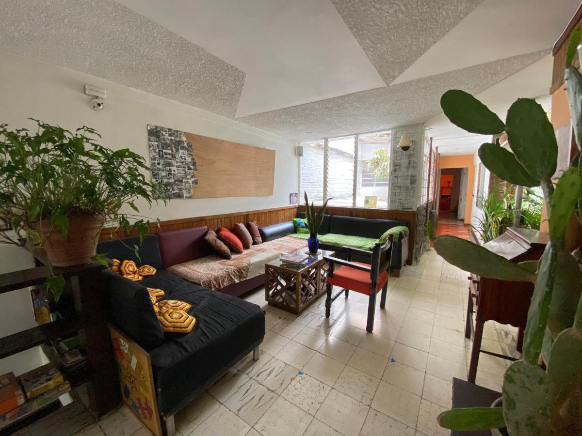 Hostal Casa Las Tias เมเดยิน ภายนอก รูปภาพ