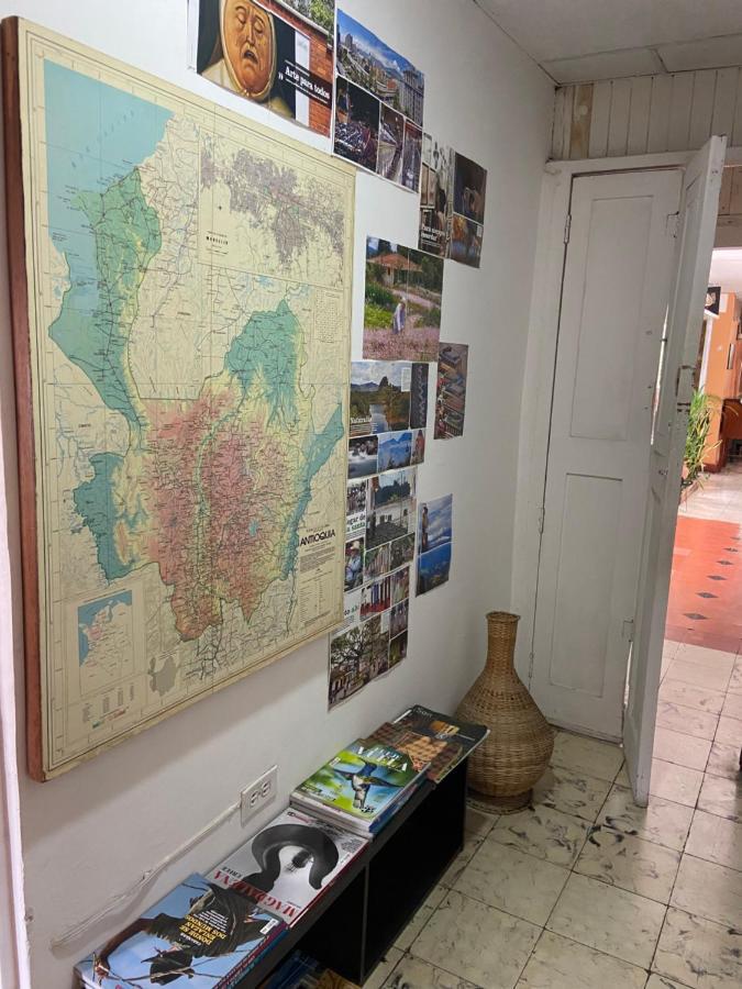 Hostal Casa Las Tias เมเดยิน ภายนอก รูปภาพ