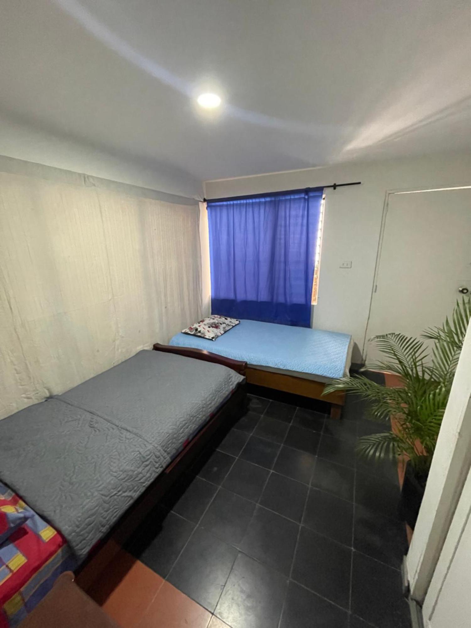 Hostal Casa Las Tias เมเดยิน ภายนอก รูปภาพ