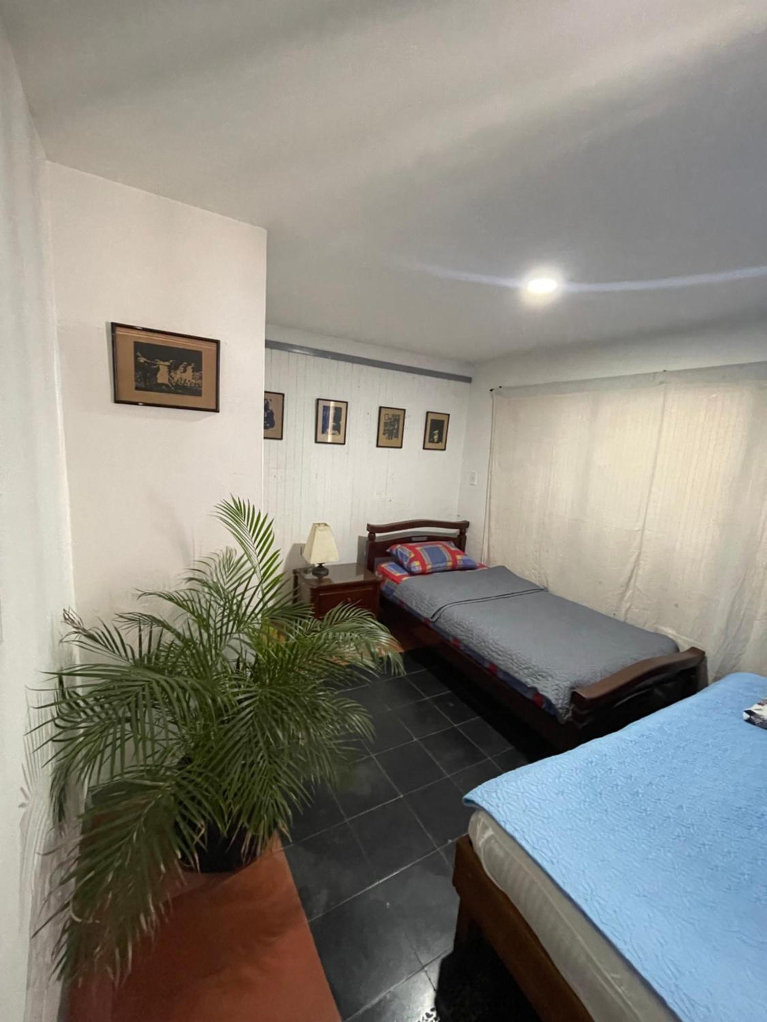 Hostal Casa Las Tias เมเดยิน ภายนอก รูปภาพ